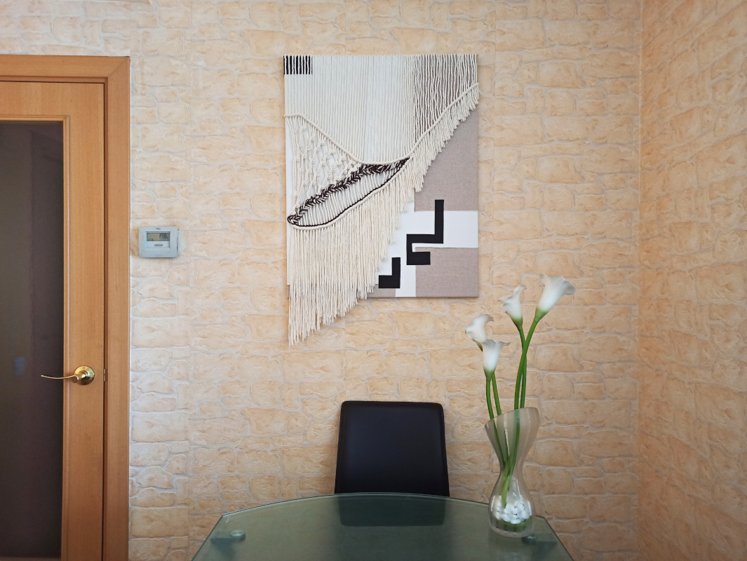 ARMONIA - Macramé con 95 % cuerda de algodón reciclado y tela sobre lienzo de lino, 98 cm alto, 65 cm ancho, 3 cm hondo
