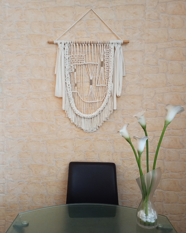 Tapiz de macramé y tela